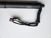 Амортизатор крышки багажника с электроприводом Audi Q3 2015-2018 левый и правый