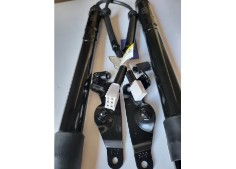 Амортизатор крышки багажника с электроприводом Toyota Highlander 2014-2019 гг левый и правый