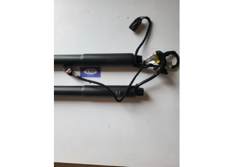 Амортизатор крышки багажника с электроприводом Volvo XC60 2012-2015 левый и правый