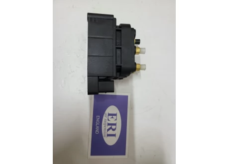  Блок клапанов пневмоподвески Mercedes E-Class W212 A2123200858